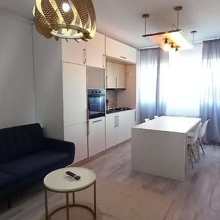 Preciziei 1Br Luxury Apartment With Fast Wifi, Self Check In And Parking Bucarest Esterno foto